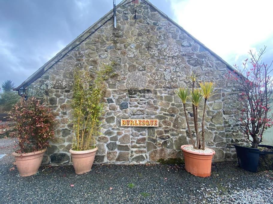Delightful Artistic Granite Barn In Rural Hamlet Apartment ลอนเซสตัน ภายนอก รูปภาพ